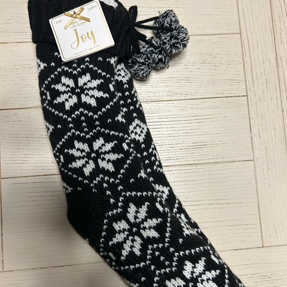 Lot of 3 fuzzy gripper socks NWT Women’s
